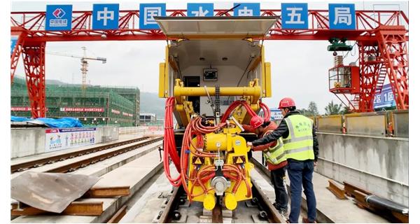 焊接故事| 成都地鐵18號線基建工程難度大，K922設備“保駕護航”